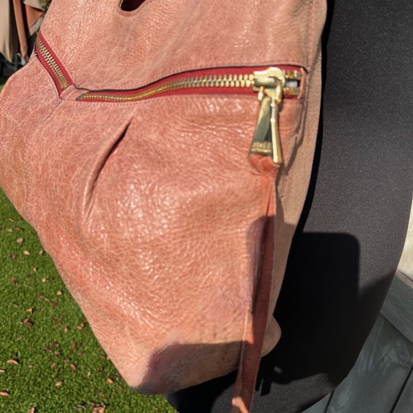 Aimee Kestenberg large Satchel Shoulder Bag soft leather, lots of zip peach - Picture 4 of 6